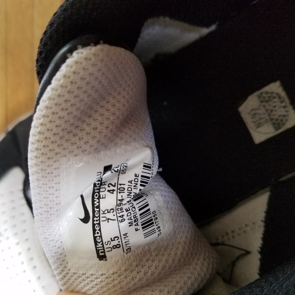 Nike Black and White - Picture 4 of 5